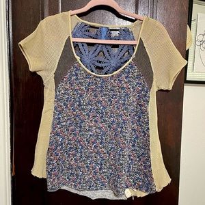 RARE FIND Vintage Free People Multi-Knit SS Shirt w/ Embellished Crochet Back